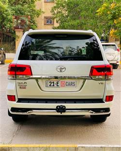 تۆیۆتا لاند کروزەر